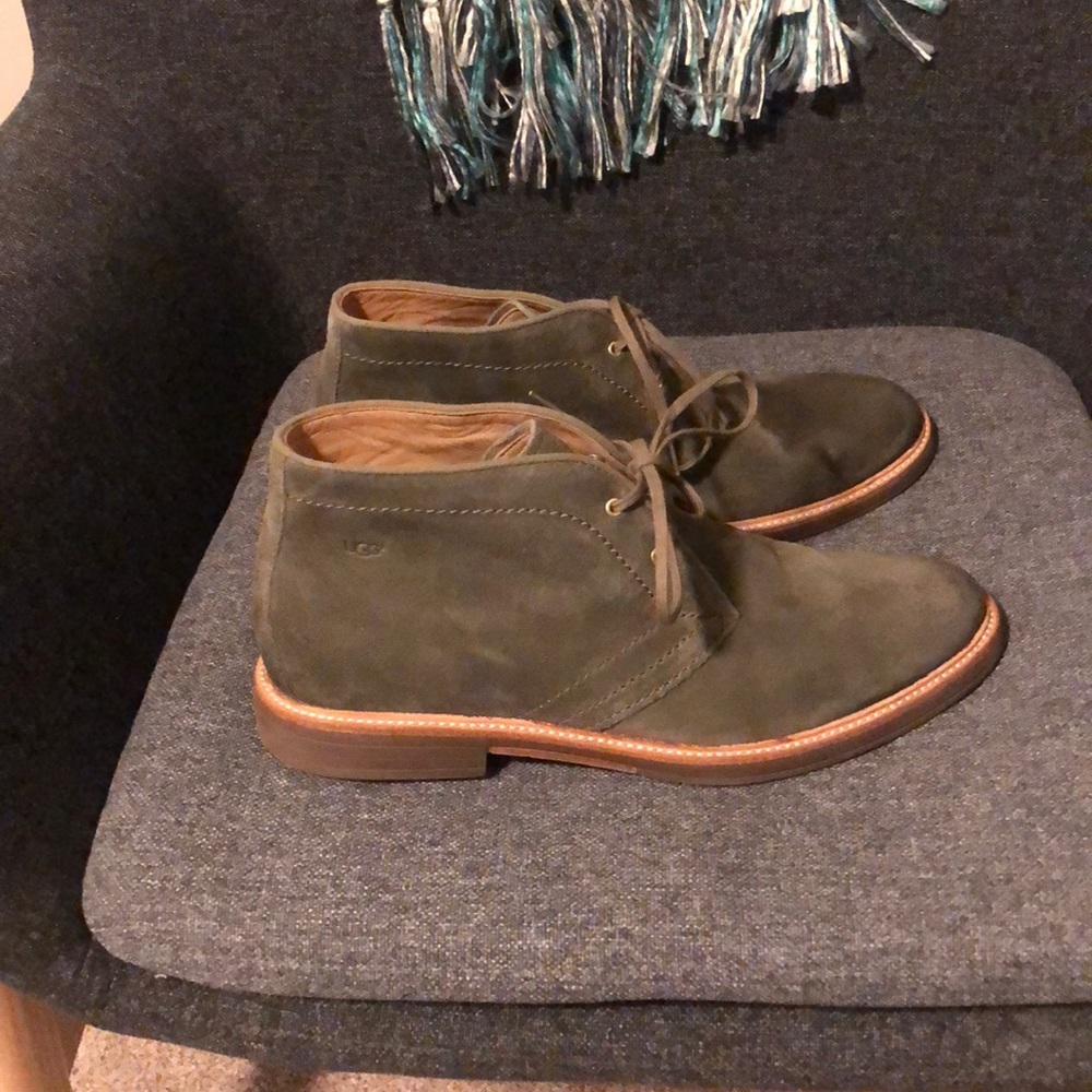 Men’s Suede UGG Chukka Boots Size 12